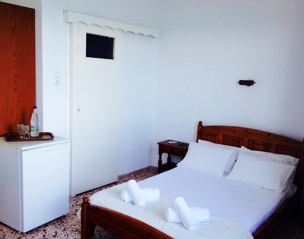 Chrisopetro Rooms Marathókampos Habitación foto